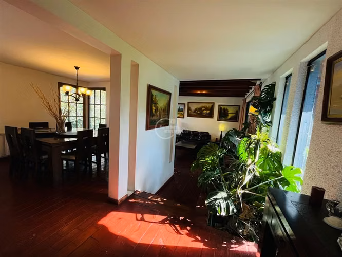 Casa en arriendo de 5 dorm. en Las Condes