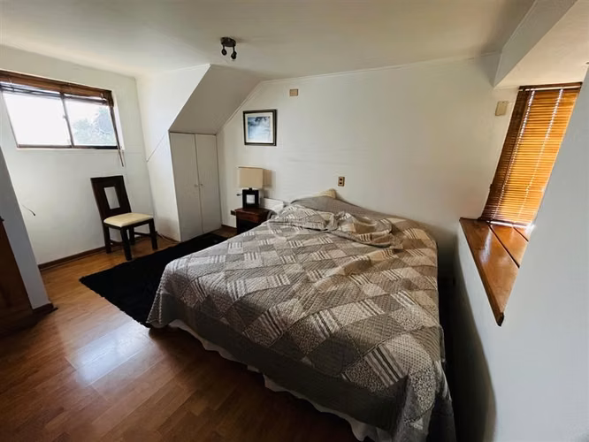 Casa en arriendo de 5 dorm. en Las Condes