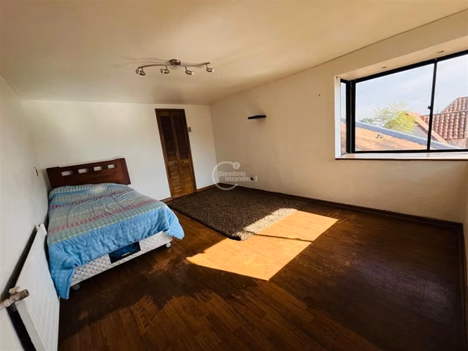 Casa en arriendo de 5 dorm. en Las Condes