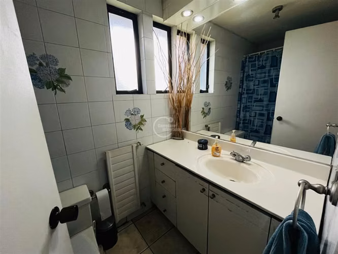 Casa en arriendo de 5 dorm. en Las Condes