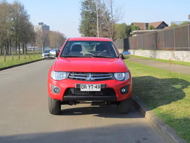 MITSUBISHI L200 2014
