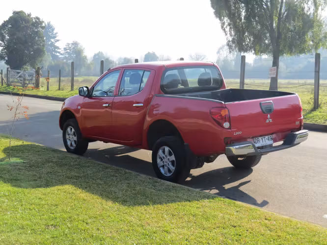 MITSUBISHI L200 2014