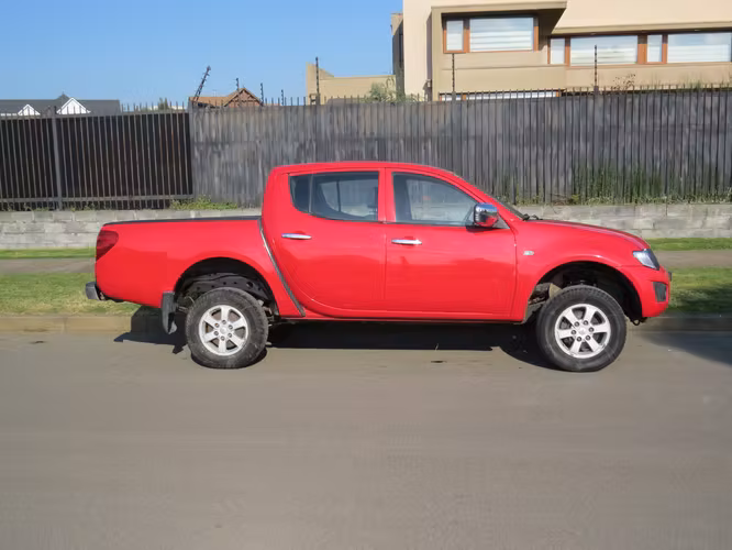 MITSUBISHI L200 2014