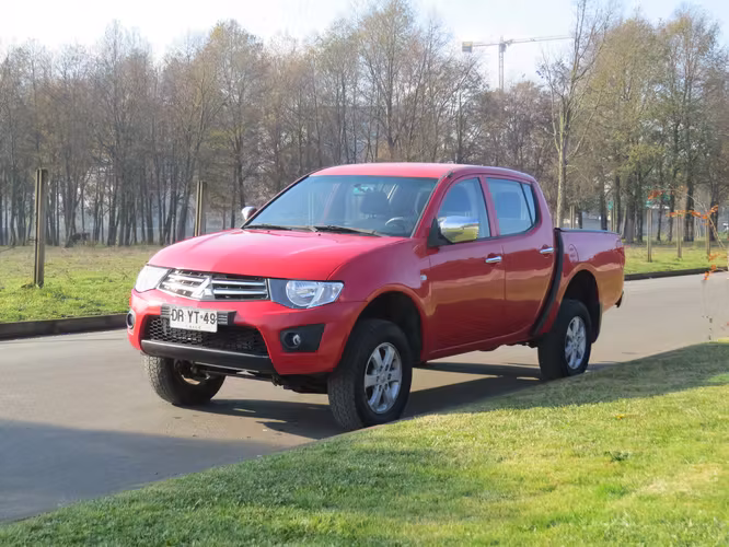 MITSUBISHI L200 2014