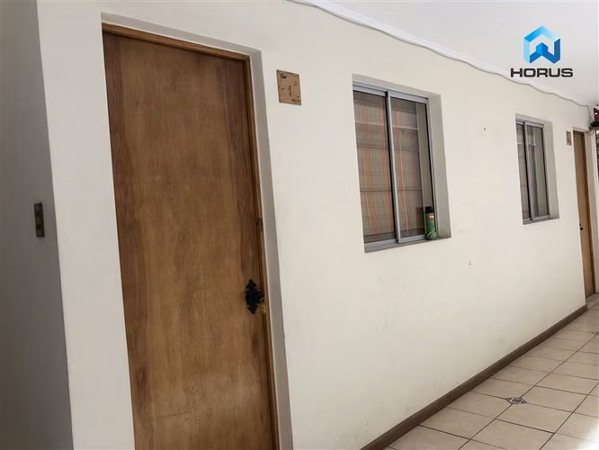 Hostal con local comercial. — Copiapó