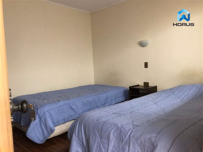 Hostal con local comercial. — Copiapó