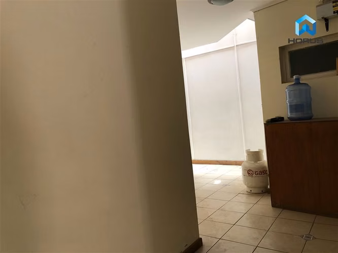 Hostal con local comercial. — Copiapó