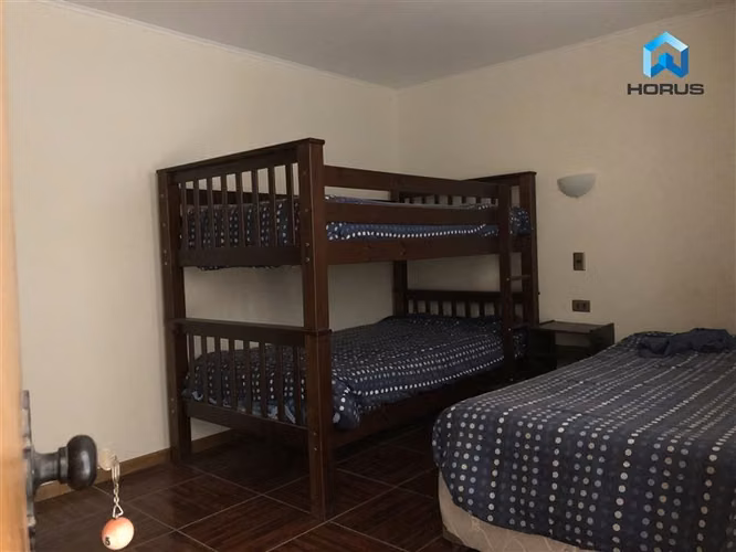 Hostal con local comercial. — Copiapó