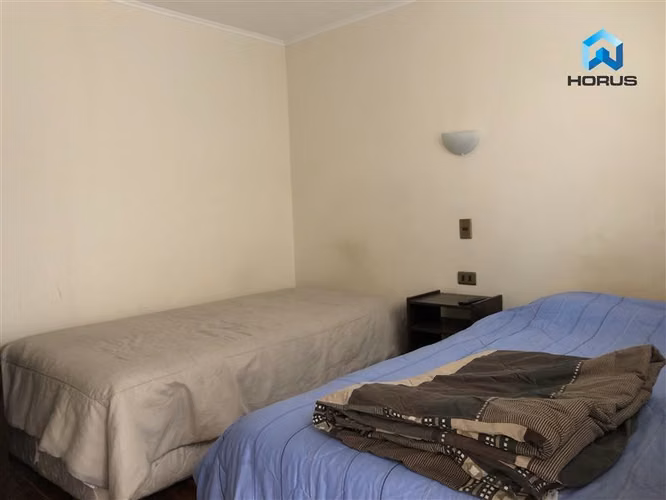 Hostal con local comercial. — Copiapó
