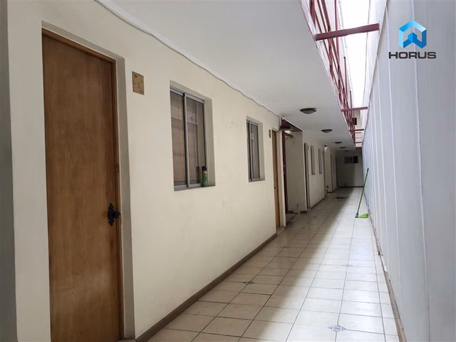 Hostal con local comercial. — Copiapó