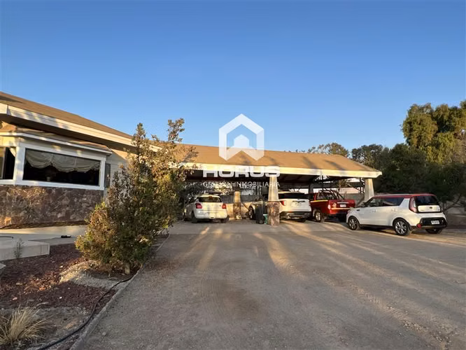 Hermosa casa en sector Chamonate — Copiapó