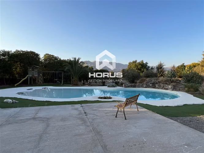 Hermosa casa en sector Chamonate — Copiapó