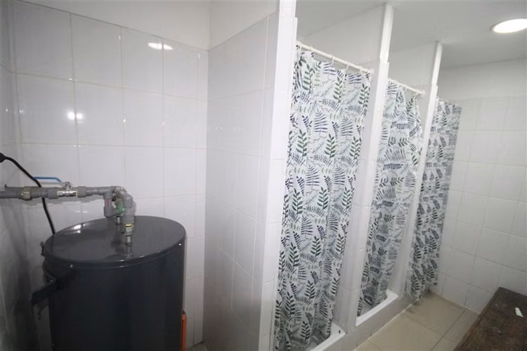 Bodega con oficinas en Arriendo en sector Costanera Renca