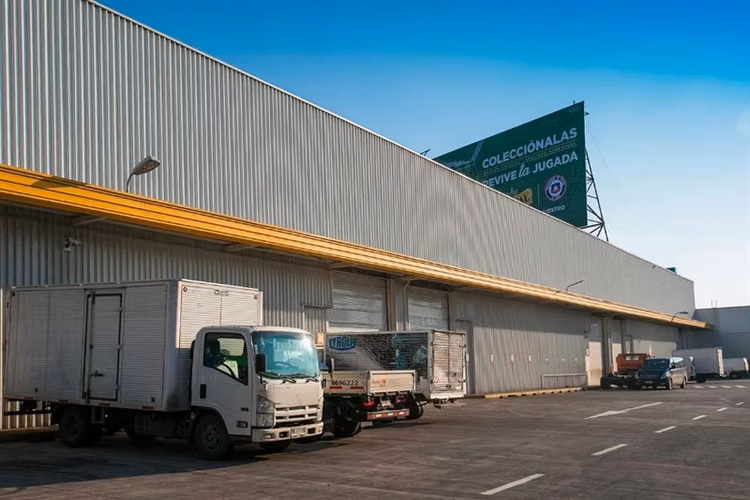 Bodega con oficinas en Arriendo en sector Costanera Renca