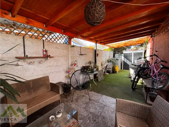 SE VENDE CASA ESQUINA EN PORTAL ARAUCARIA, QUILLOTA