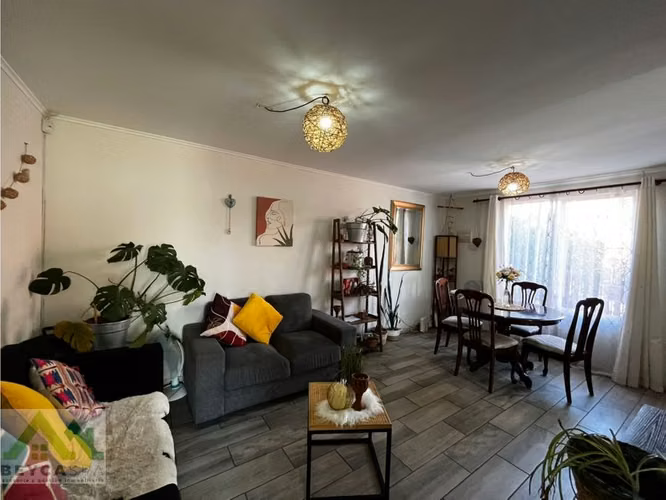 SE VENDE CASA ESQUINA EN PORTAL ARAUCARIA, QUILLOTA
