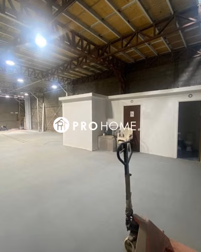 Arriendo de Gran Bodega Industrial y Oficinas – 400 m² , Antofagasta