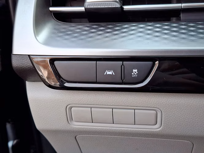 KIA CARNIVAL 2023