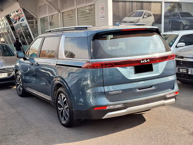 KIA CARNIVAL 2023