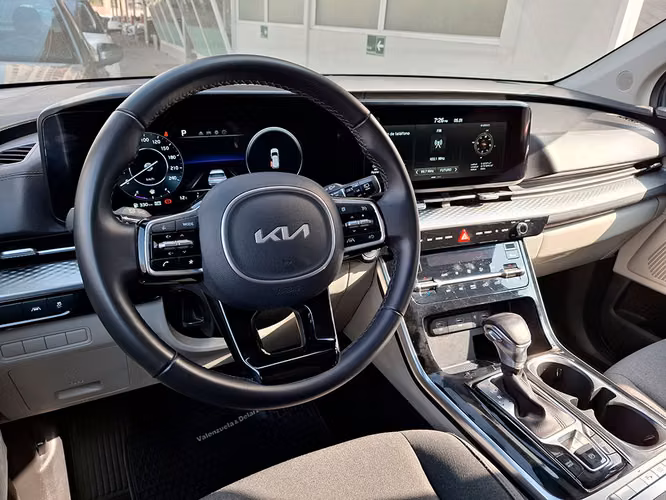 KIA CARNIVAL 2023