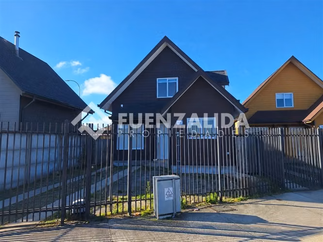 Casa 3D2B en Barrio Consolidado en Excelente Estado