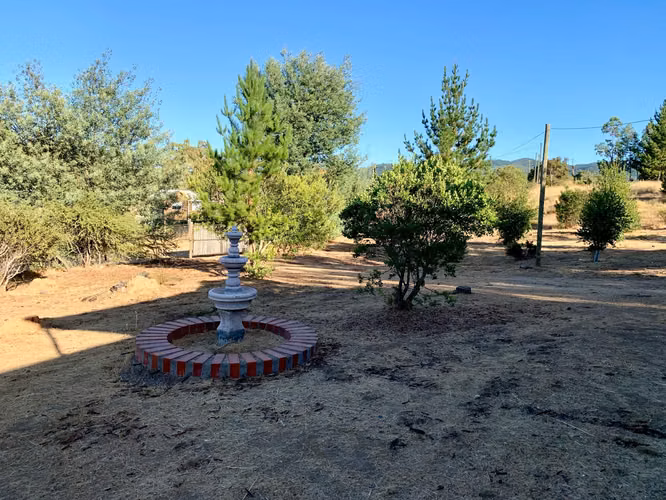 Parcela de 5.600 Mts2 con 2 Casas. Amobladas. Vende Dueño - Imagen 16