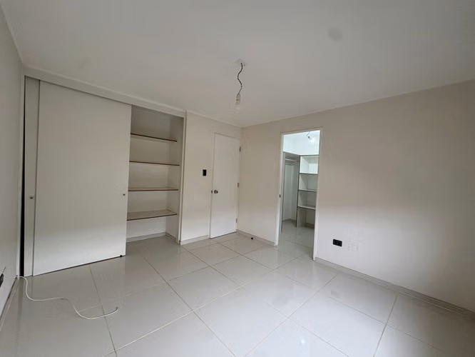Casa 3D+3B+Estacionamiento y Patio  , Quillicura / Valle lo Campino