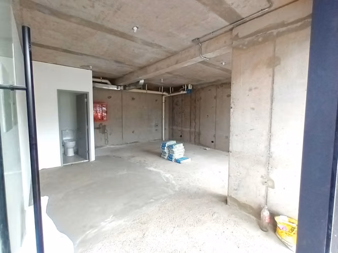 ARRIENDO Local Comercial de 43,06 m2, sector Hospital FACH, Las Condes