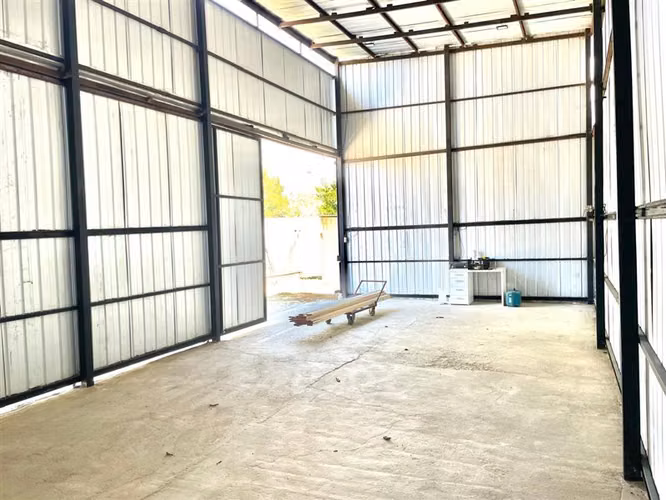Bodega en arriendo en La Cruz, ideal para empresas.