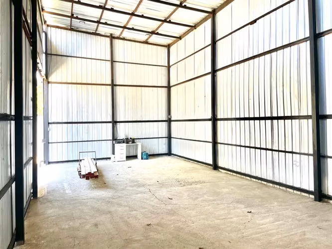 Bodega en arriendo en La Cruz, ideal para empresas.
