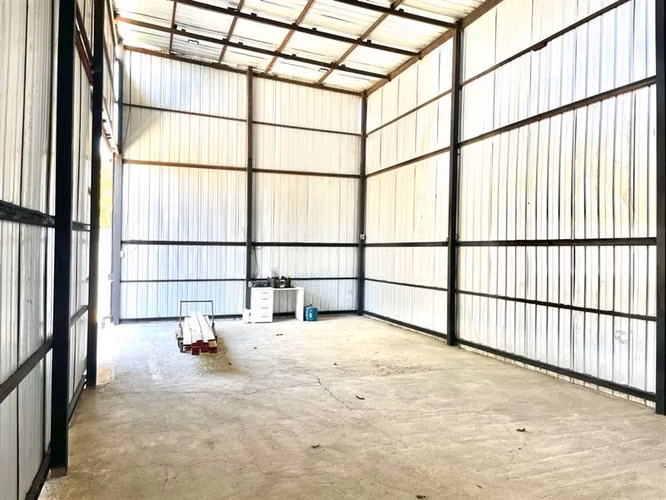 Bodega en arriendo en La Cruz, ideal para empresas.