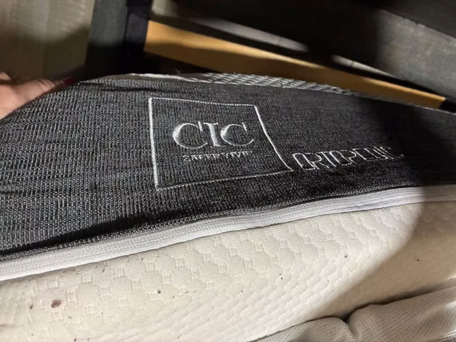 Cama King Cic con colchón Ortodepic.