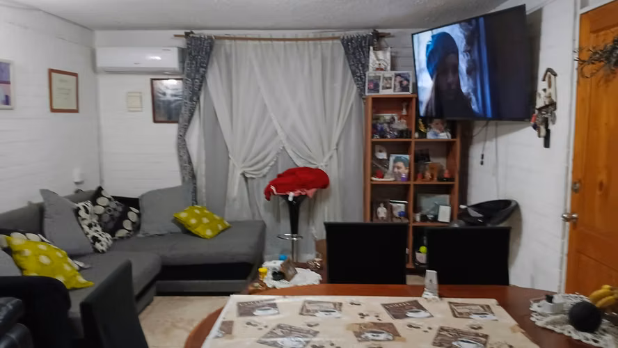 Casa sólida de 2 pisos comuna de Quilicura