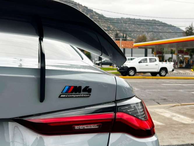 BMW M4 COMPETITION 2022