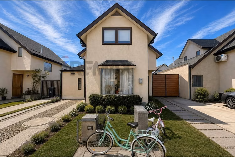 Hogar ideal en colina: encanto y comodidad