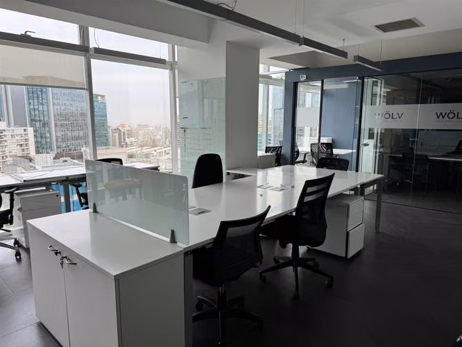 OFICINA Amoblada! Oficina en mejor sector de negocios de Las Condes