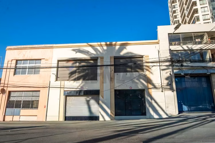 Edificio comercial 975 m² en av. brasil