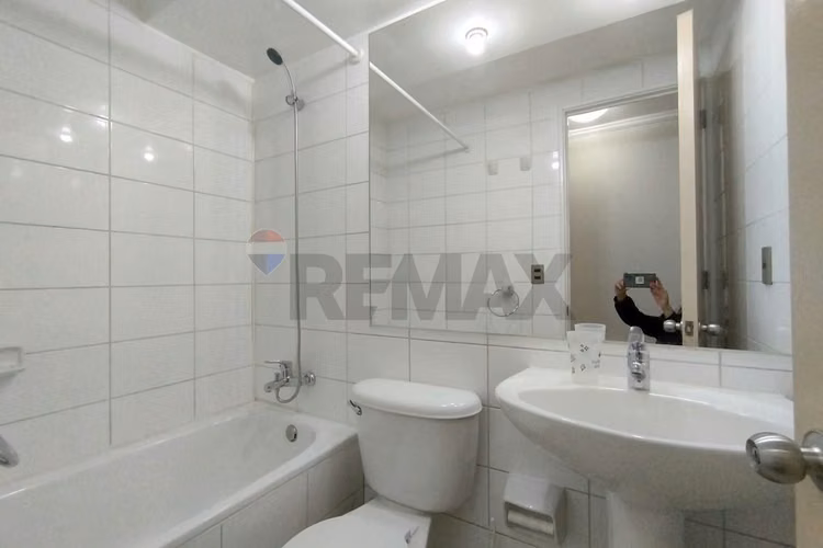 Vendo bello depto 2d 2b est metro sta ana