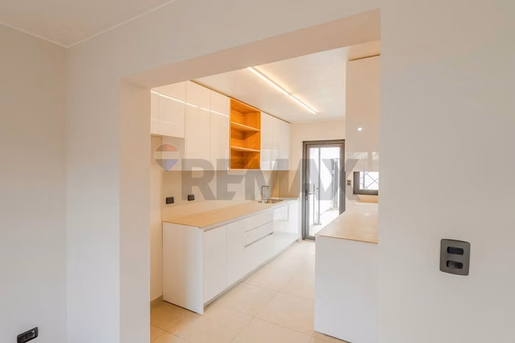 Remodelada 3d+3b, 179 mts2 totales, pocuro