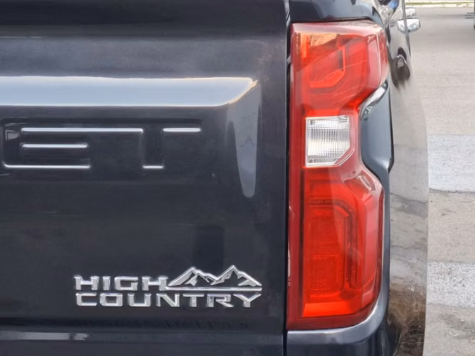 CHEVROLET SILVERADO 2024