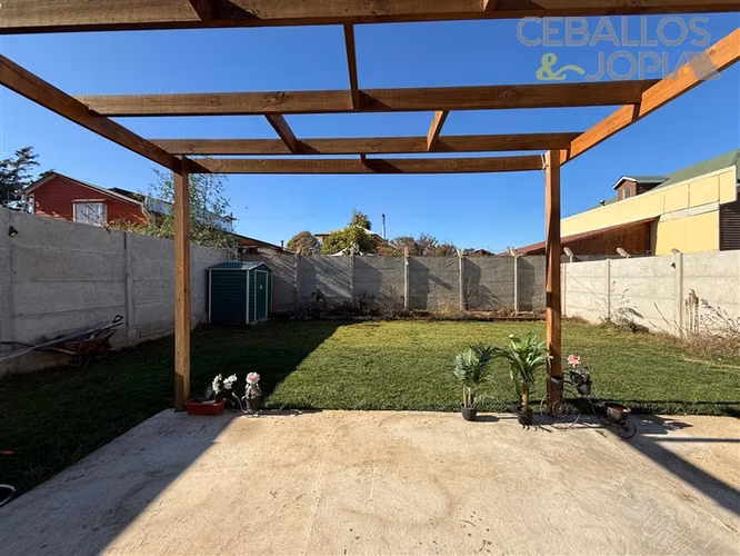 Casa en venta de 3 dorm. en Limache
