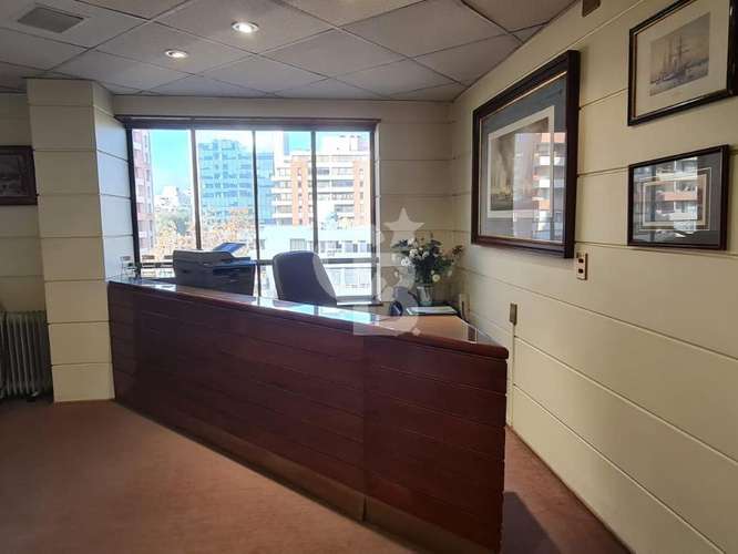 Arriendo Privado Exclusivo en El Golf – Profesionales.cbg