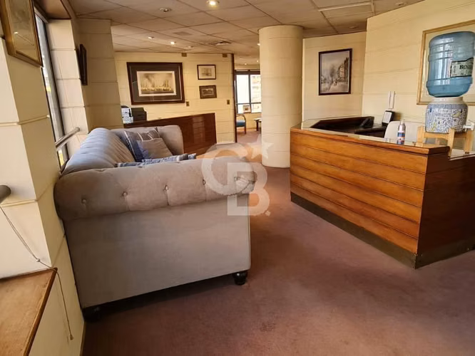 Arriendo Privado Exclusivo en El Golf – Profesionales.cbg
