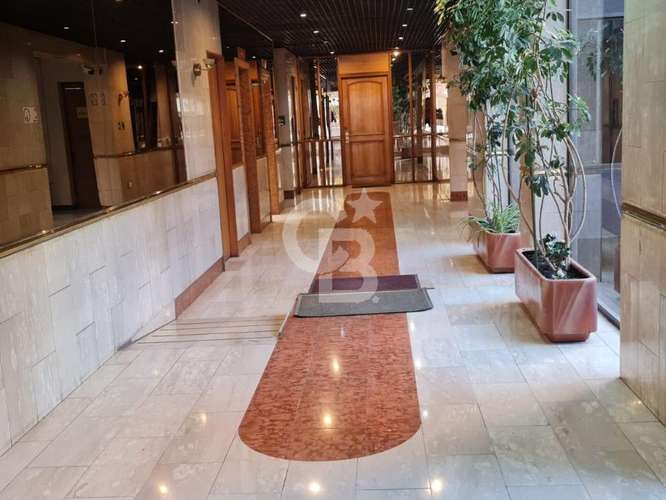 Arriendo Privado Exclusivo en El Golf – Profesionales.cbg