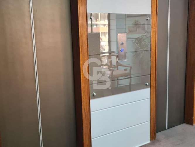 Arriendo Privado Exclusivo en El Golf – Profesionales.cbg