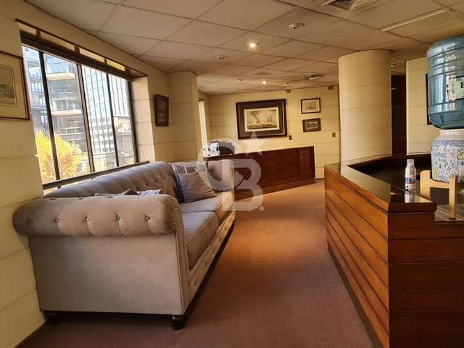 Arriendo Privado Exclusivo en El Golf – Profesionales.cbg