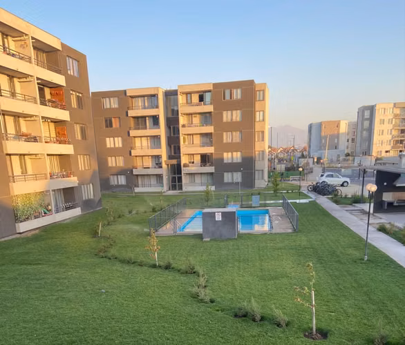 DEPTO. 2 PISO CON ESTACIONAMIENTO CONDOMINIO PARQUE CERRILLOS - Imagen 2
