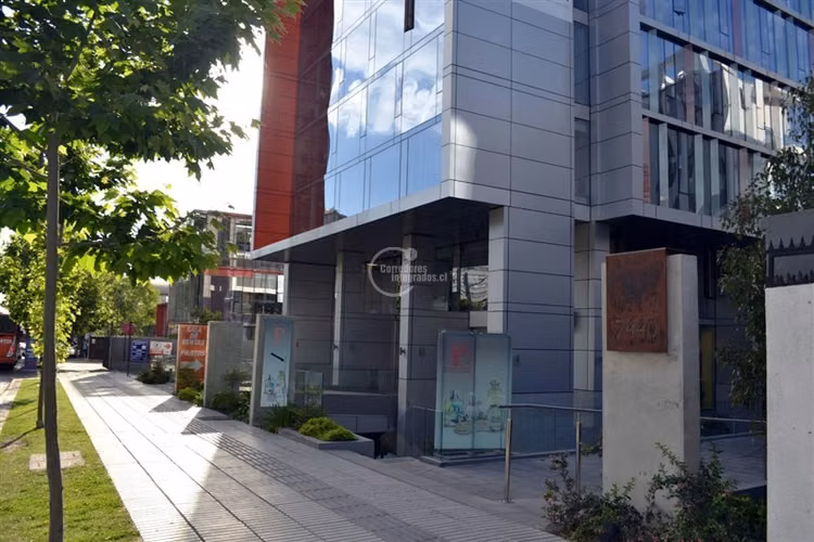 Oficina en arriendo en Vitacura