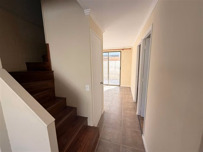 Arriendo casa en la Cruz.3dormitorios,2baños,2estacionamient