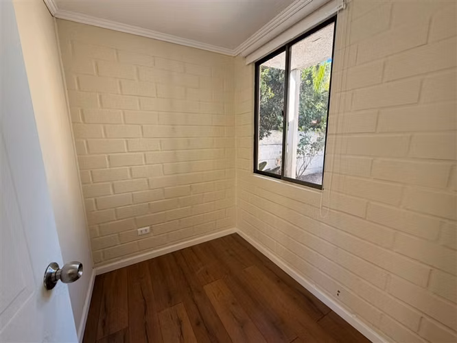 Arriendo casa en la Cruz.3dormitorios,2baños,2estacionamient